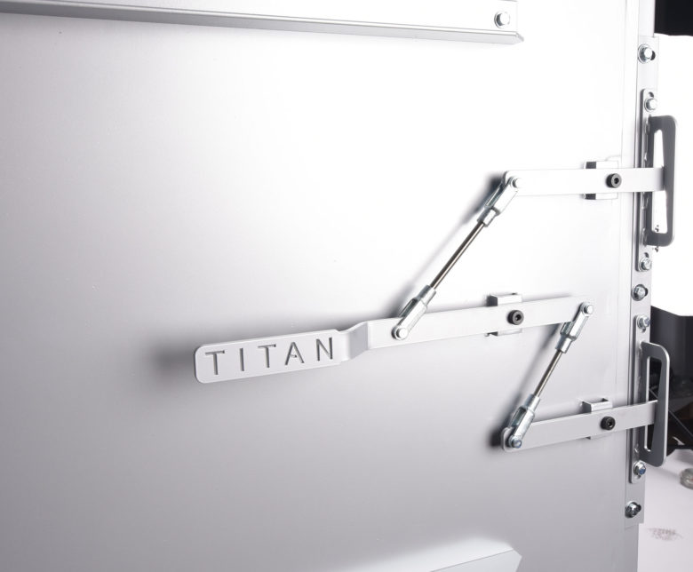 titan-blast-cabinet-door-latch