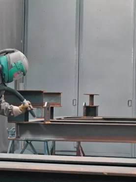 bolt construction - blast operator